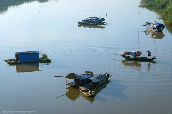 A corner of Red River enters an autumn day in Hanoi