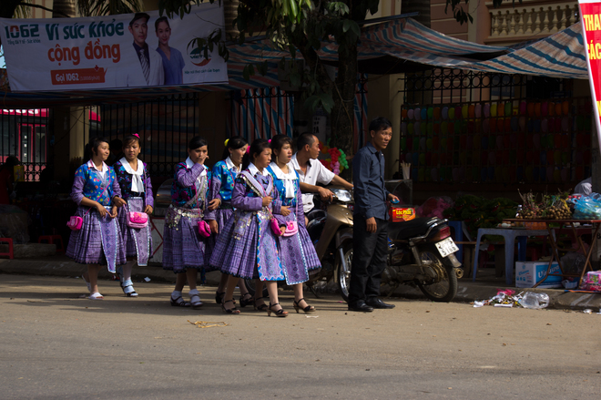 Hmong people and Thai people 