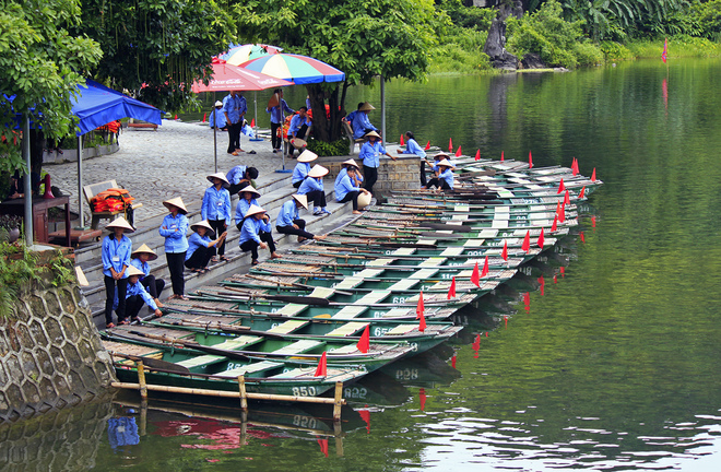 Trang An boat station located in Truong Yen commune of  Hoa Lu district