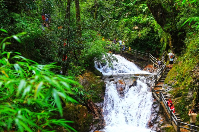 The love waterfall has 100 meters of height