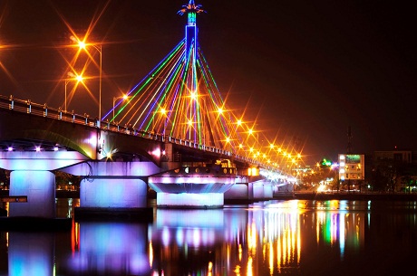 A bridge in Da Nang at night