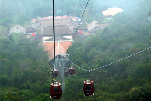 Cable to the top of Yen Tu mountain