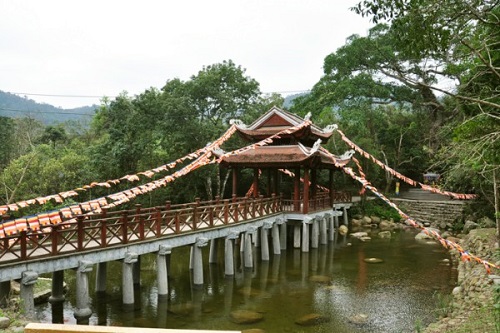 Giai Oan temple