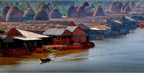 Many pottery kilns in Vinh Long province