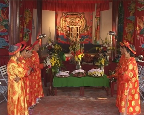 Offering etiquetteing in Ky Yen festival