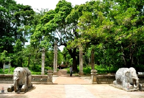 Front of Royal tomb