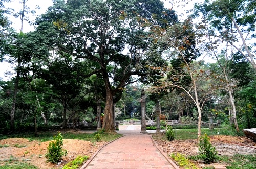 Entrance Royal tomb