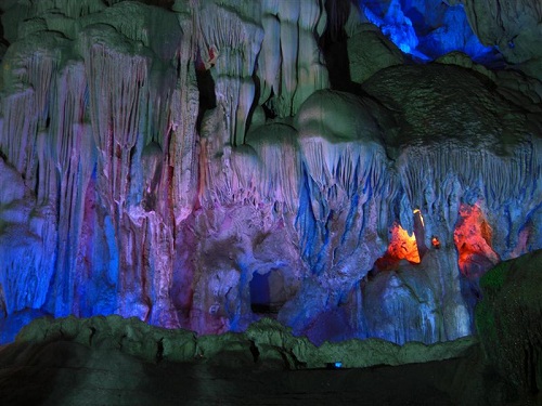 Thien Cung cave