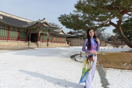 Vietnam tourism ambassador is beautiful in ao dai